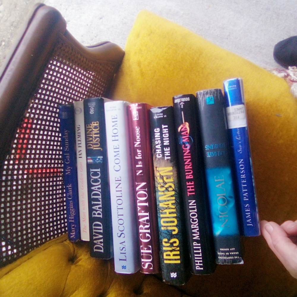 Book collection - Picture 6 of 12